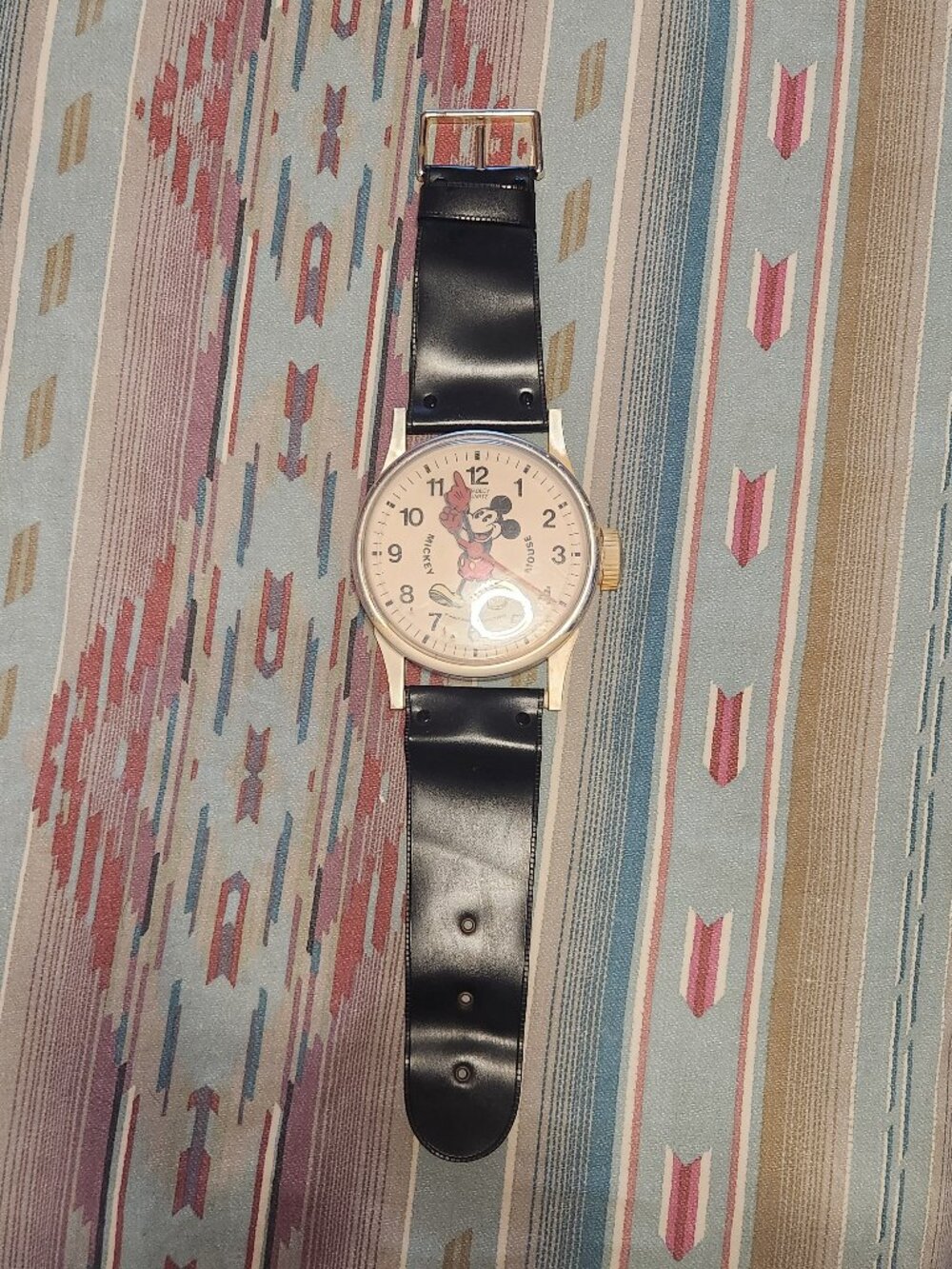Vintage Bradley Quartz Mickey Mouse Walt Disney Productions Oversize Watch Clock